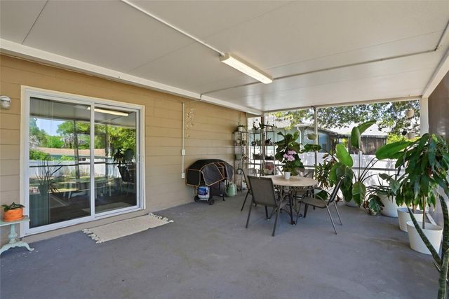 1512 E HANNA AVENUE, Tampa, FL 33610