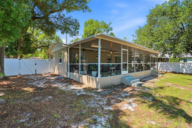 1512 E HANNA AVENUE, Tampa, FL 33610