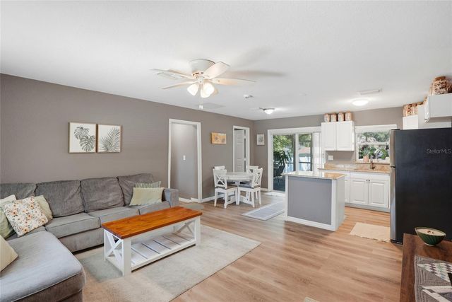 1512 E HANNA AVENUE, Tampa, FL 33610
