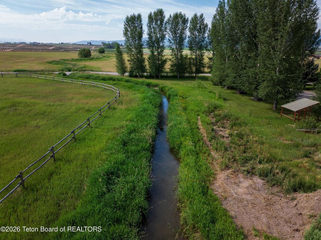 268 RIVER RANCH Loop, Freedom, WY 83120 photo 2