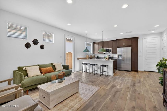 9953 S DUTCHMAN Drive, Apache Junction, AZ 85120