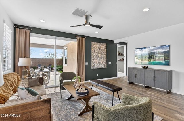 9953 S DUTCHMAN Drive, Apache Junction, AZ 85120