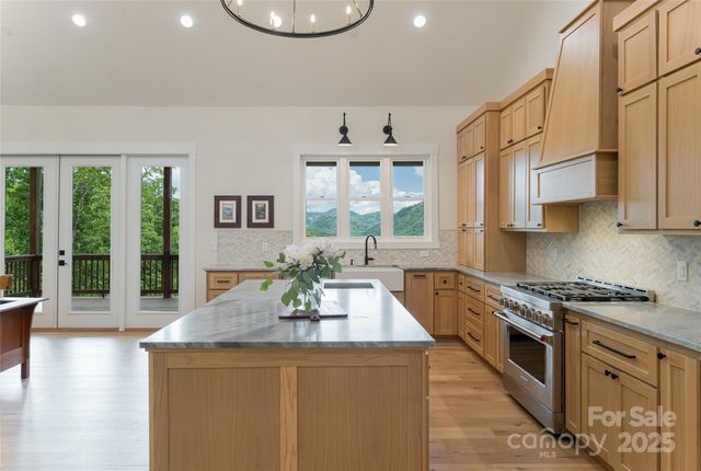 48 Falling Leaves Lane, Hendersonville, NC 28792