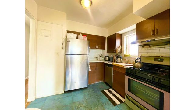4618 161st St Apt C4, New York City, NY 11358