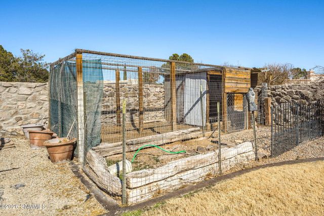 5240 Singer Road, Las Cruces, NM 88007