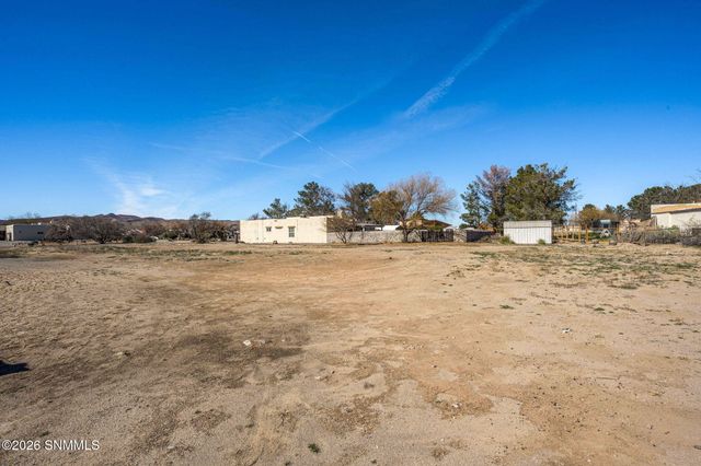 5240 Singer Road, Las Cruces, NM 88007