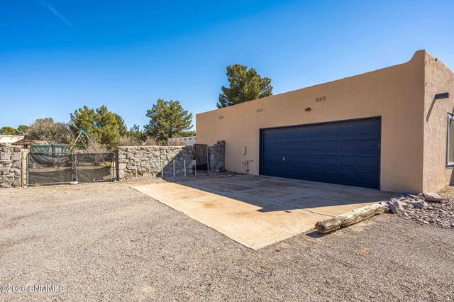 5240 Singer Road, Las Cruces, NM 88007