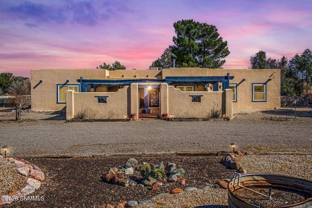 5240 Singer Road, Las Cruces, NM 88007