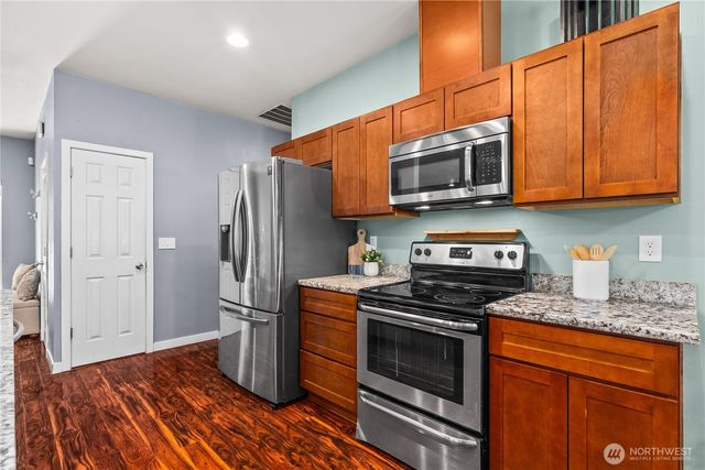 7805 300th Street Ct S, Roy, WA 98580
