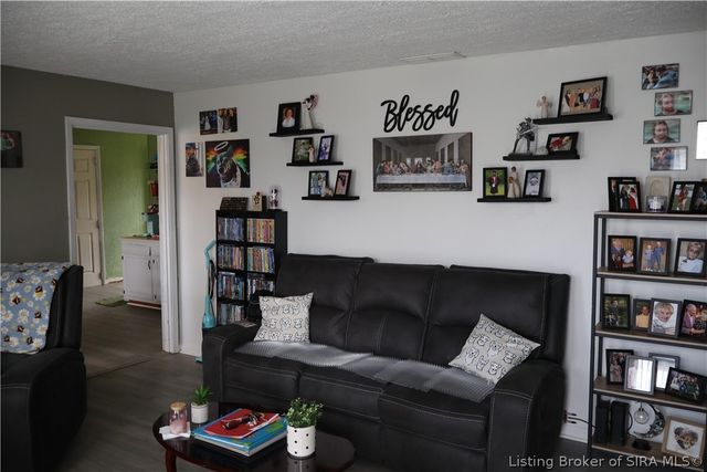 6009 May Street, Floyds Knobs, IN 47119