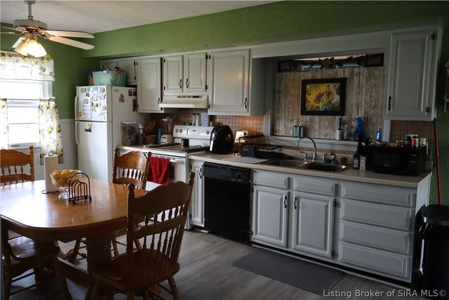 6009 May Street, Floyds Knobs, IN 47119