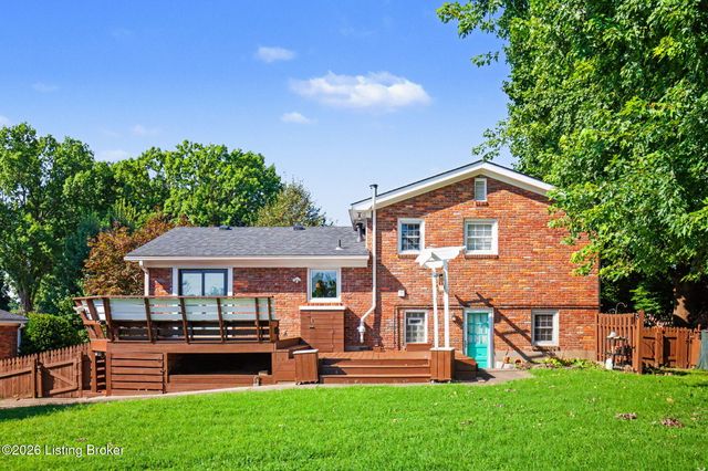 10715 Sunderland Pl, Louisville, KY 40243