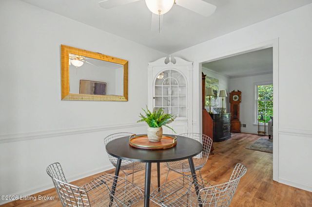 10715 Sunderland Pl, Louisville, KY 40243