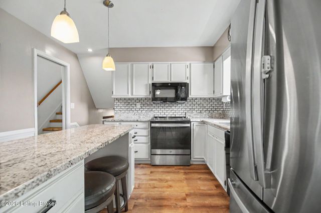10715 Sunderland Pl, Louisville, KY 40243