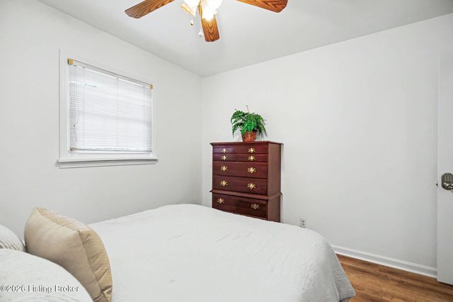 10715 Sunderland Pl, Louisville, KY 40243