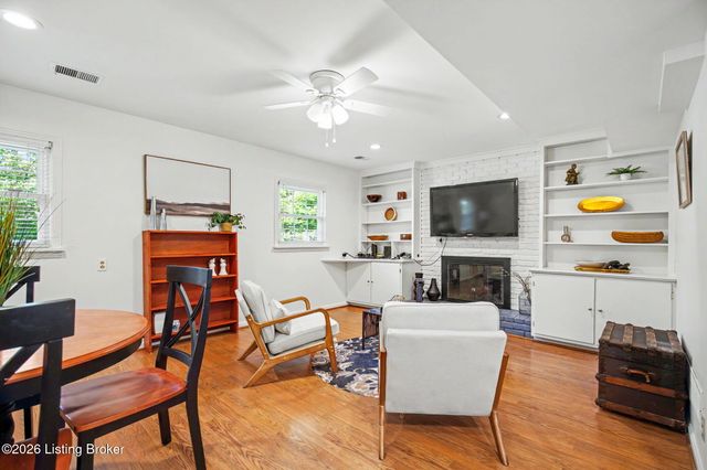 10715 Sunderland Pl, Louisville, KY 40243