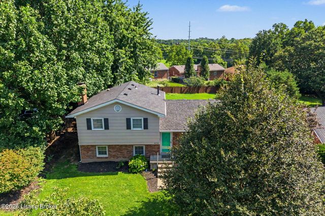 10715 Sunderland Pl, Louisville, KY 40243