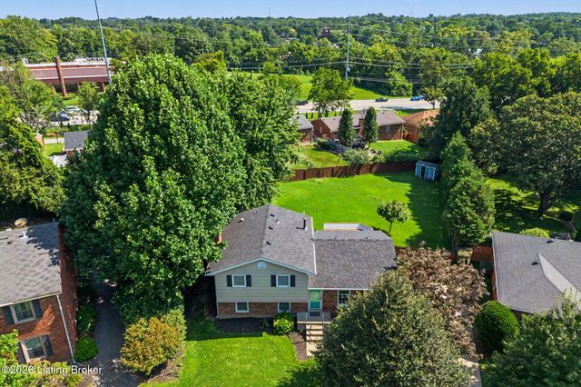 10715 Sunderland Pl, Louisville, KY 40243
