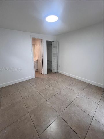 14763 SW 173rd Ter 1, Miami, FL 33187