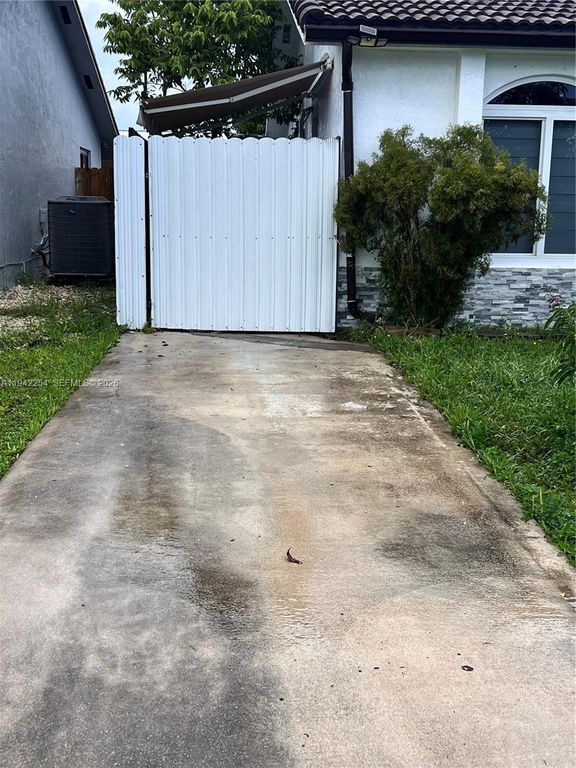 14763 SW 173rd Ter 1, Miami, FL 33187