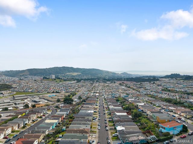 61 Grandview Avenue, Daly City, CA 94015
