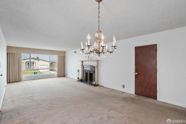 61 Grandview Avenue, Daly City, CA 94015