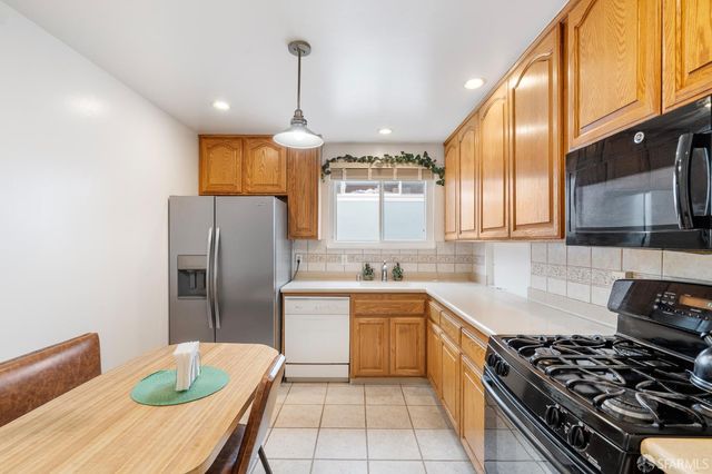 61 Grandview Avenue, Daly City, CA 94015