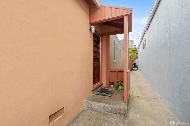 61 Grandview Avenue, Daly City, CA 94015