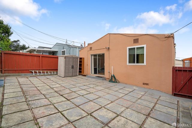 61 Grandview Avenue, Daly City, CA 94015