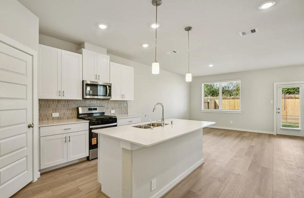 19926 Emerald Bend Way, New Caney, TX 77346