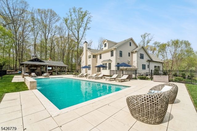 20 Pheasant Ln, Scotch Plains Twp., NJ 07076