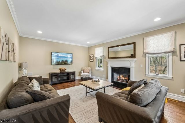 20 Pheasant Ln, Scotch Plains Twp., NJ 07076