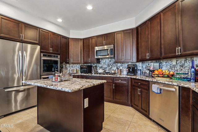 1084 Camino Vera Cruz, Camarillo, CA 93010