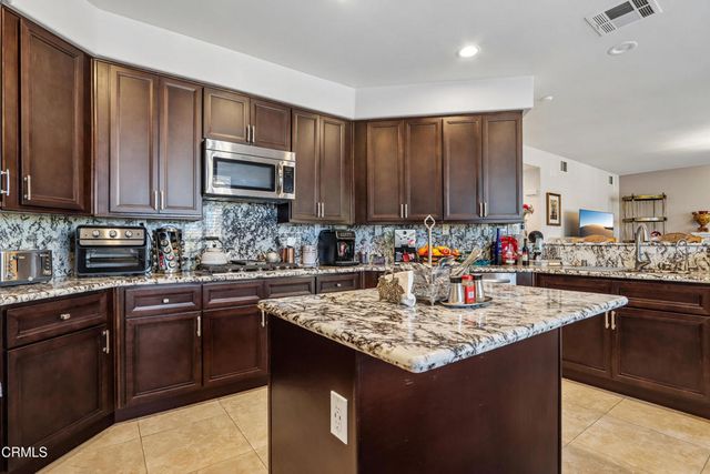 1084 Camino Vera Cruz, Camarillo, CA 93010