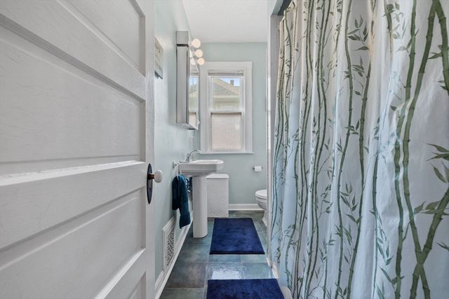 13 Cedar Hill Ter 2, Swampscott, MA 01907