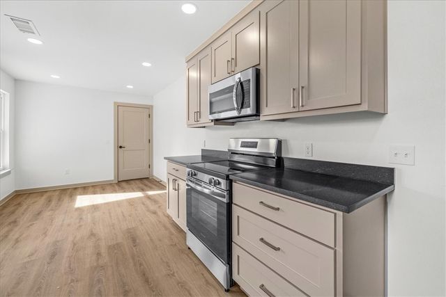 2233 N Brandi Avenue, Fayetteville, AR 72701