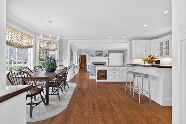 1 Buckingham Ter, Wellesley, MA 02482