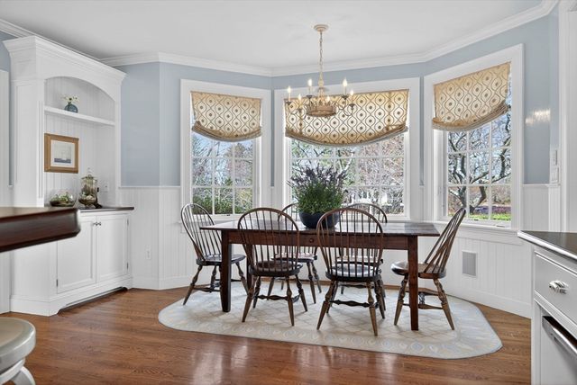 1 Buckingham Ter, Wellesley, MA 02482