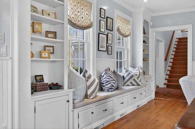 1 Buckingham Ter, Wellesley, MA 02482