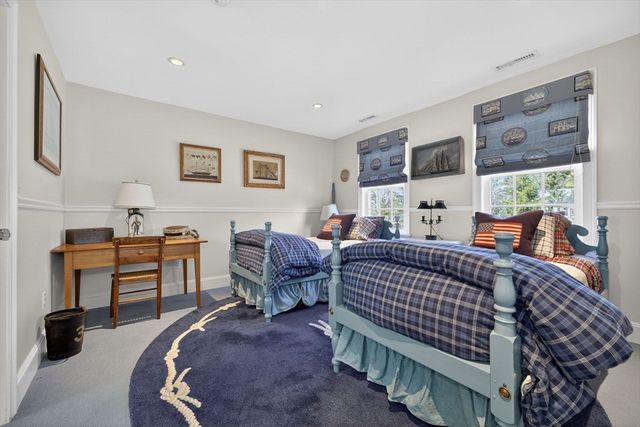 1 Buckingham Ter, Wellesley, MA 02482