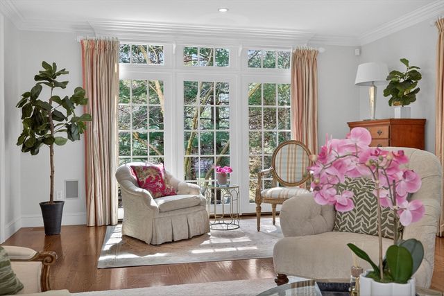 1 Buckingham Ter, Wellesley, MA 02482