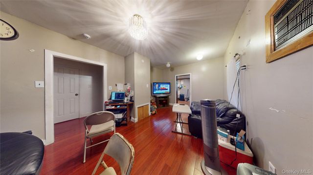 1711 Rockaway Parkway, Brooklyn, NY 11236