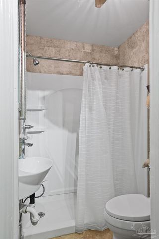 909 W Lloyd St, Pensacola, FL 32501