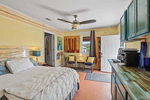 909 W Lloyd St, Pensacola, FL 32501