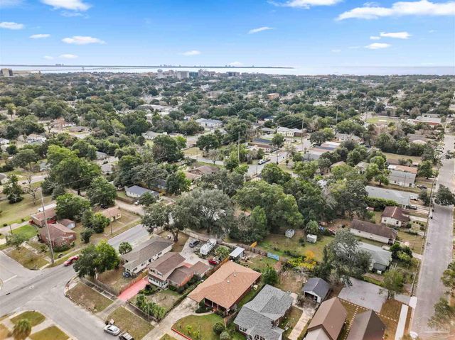 909 W Lloyd St, Pensacola, FL 32501