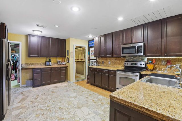 909 W Lloyd St, Pensacola, FL 32501