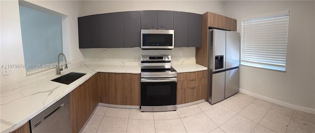 11810 NE 19th Dr 7, North Miami, FL 33181