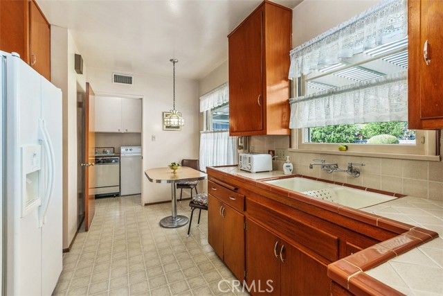 954 N Magnolia, Rialto, CA 92376