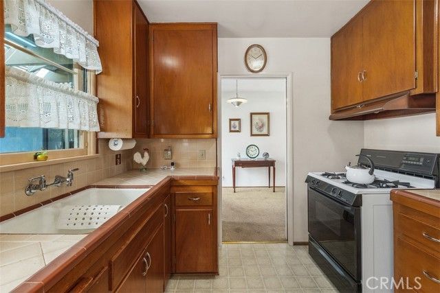 954 N Magnolia, Rialto, CA 92376