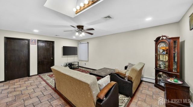 14 Carteret Street, Port Reading, NJ 07064